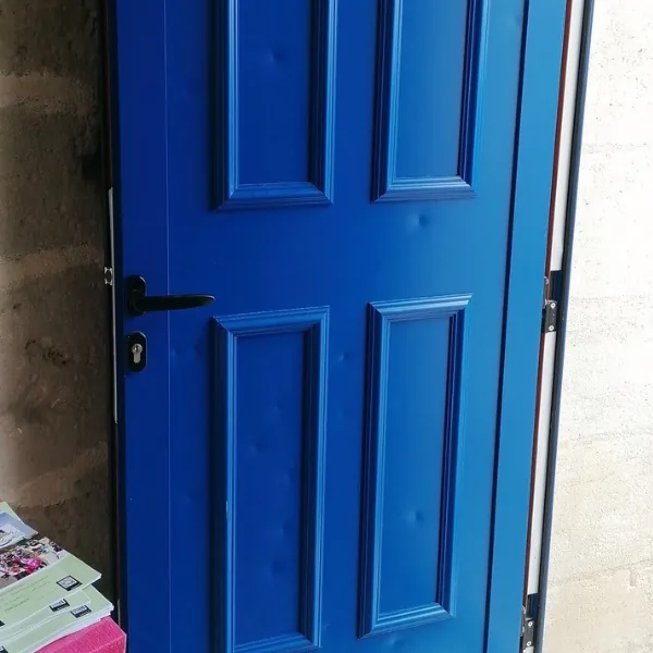 023-avant-projection-porte